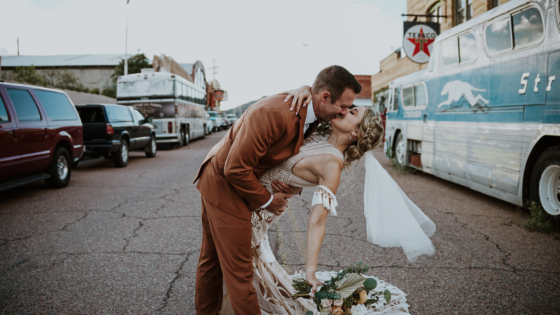Couple eloping in Bisbee arizona.